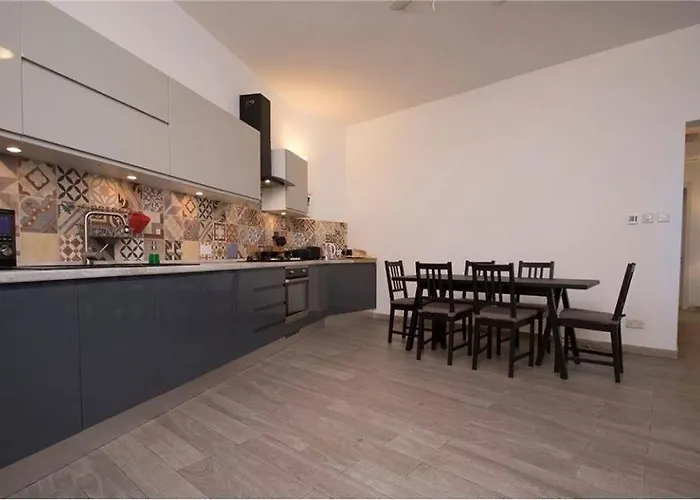 Πανσιόν House